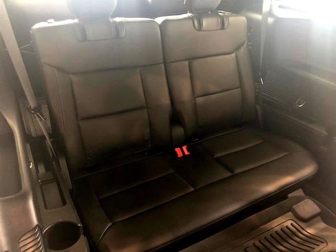 Used 2022 Ford Explorer XLT w/ Equipment Group 202A image 16