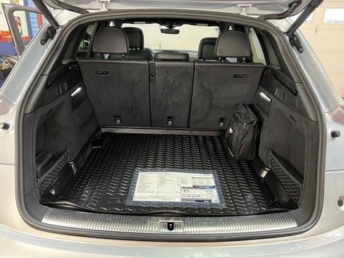 Used 2018 Audi SQ5 Premium Plus w/ S Sport Package image 8