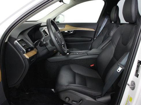 Certified 2024 Volvo XC90 T8 Plus w/ Protection Package Premier image 31