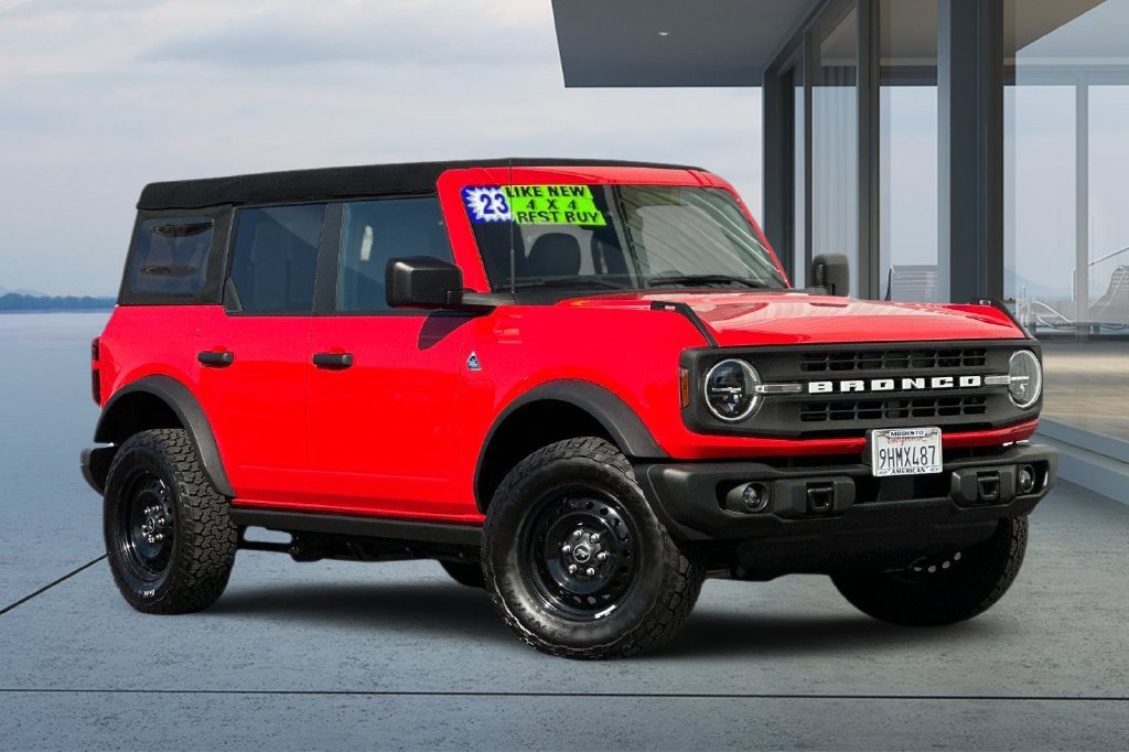 Used 2023 Ford Bronco Black Diamond AWD/4WD image 2