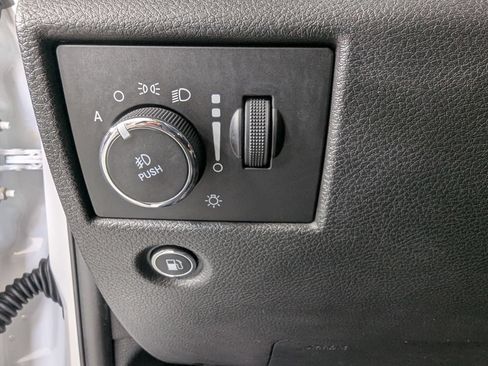 Used 2019 Jeep Grand Cherokee Altitude RWD image 14