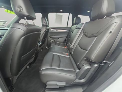 Used 2023 Cadillac XT6 Luxury AWD/4WD image 12