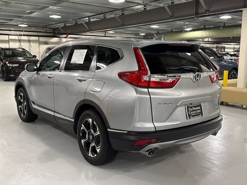 Used 2019 Honda CR-V Touring image 4