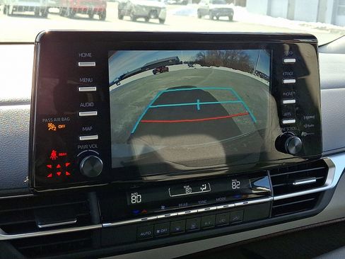 Used 2024 Toyota Sienna LE image 21