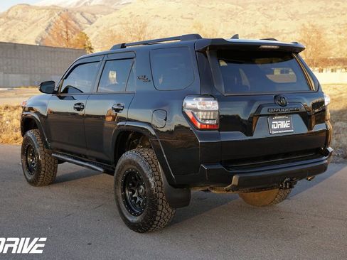 Used 2022 Toyota 4Runner TRD Off-Road Premium w/ Moonroof Package image 8