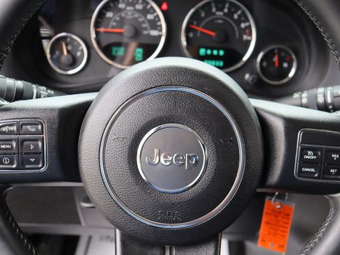 Used 2014 Jeep Wrangler Unlimited Rubicon w/ Connectivity Group image 26