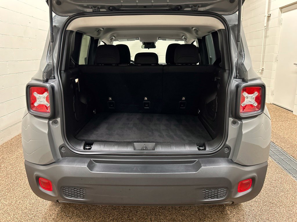 Used 2021 Jeep Renegade Latitude AWD/4WD image 13