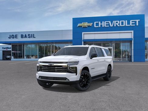 New 2026 Chevrolet Suburban LT w/ Comfort Package AWD/4WD image 8