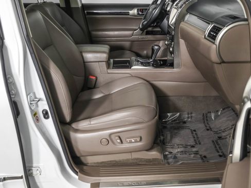 Used 2018 Lexus GX 460 w/ Navigation Package image 47