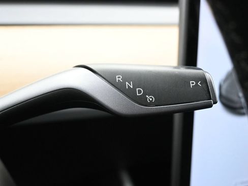 Used 2018 Tesla Model 3 Long Range RWD image 16