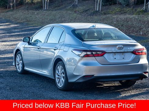 Used 2024 Toyota Camry LE image 6