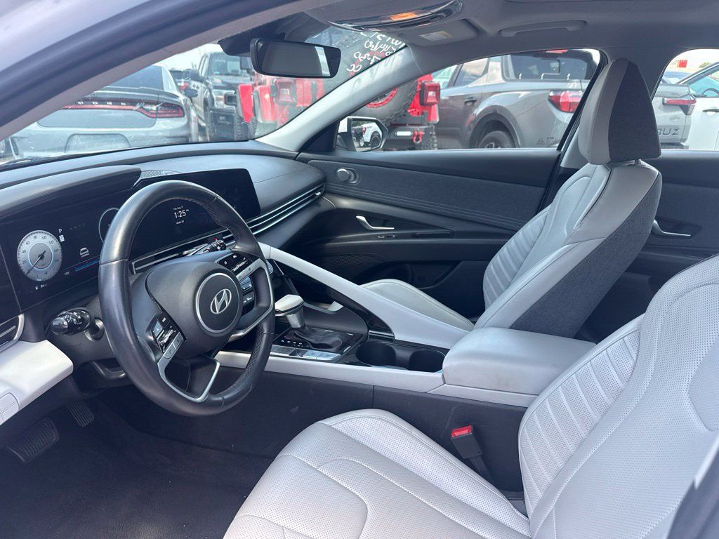 Used 2024 Hyundai Elantra Limited FWD image 7