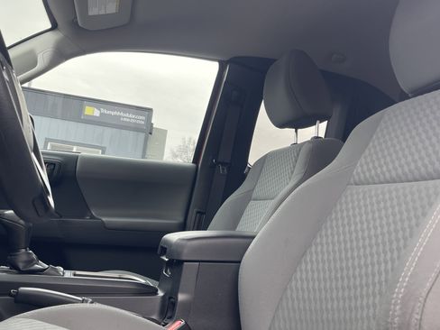 Used 2021 Toyota Tacoma SR w/ SX Package image 18