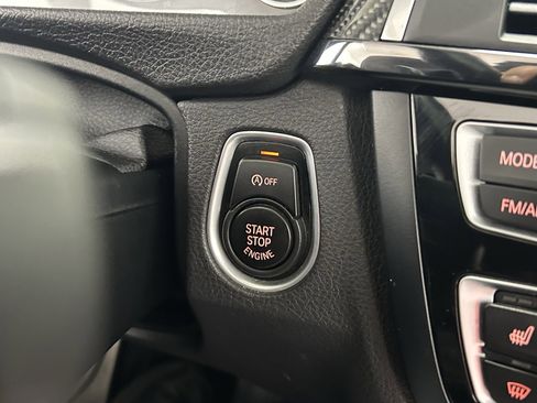 Used 2016 BMW M4 Convertible image 18