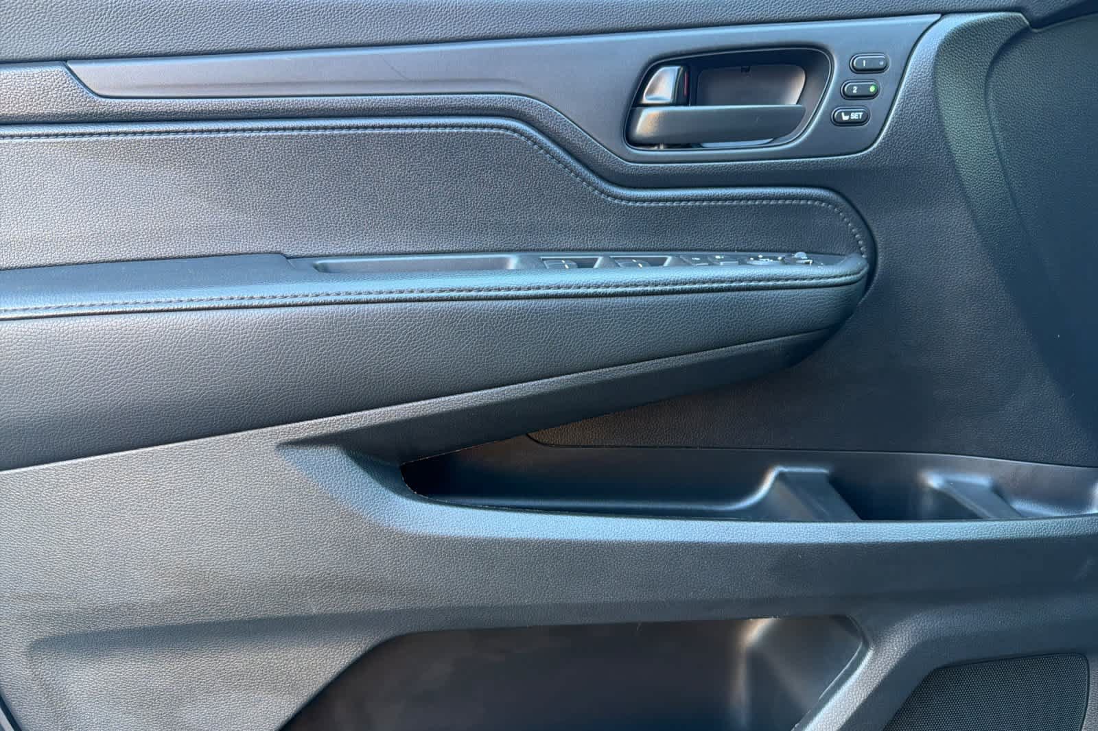 Used 2025 Honda Odyssey EX-L image 14
