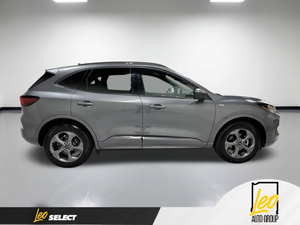 Used 2023 Ford Escape ST-Line w/ Tech Pack #1 AWD/4WD image 6