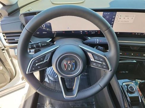 Used 2025 Buick Envision Preferred AWD/4WD image 17