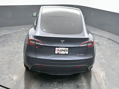 Used 2023 Tesla Model Y Long Range image 40