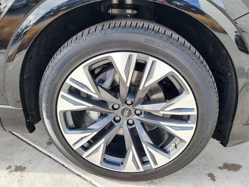 New 2026 Audi Q8 Prestige image 15