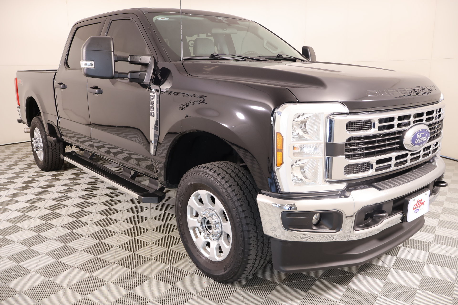 Used 2024 Ford F250 XLT w/ FX4 Off-Road Package AWD/4WD image 1
