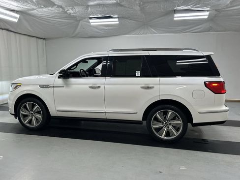 Used 2018 Lincoln Navigator Reserve AWD/4WD image 6