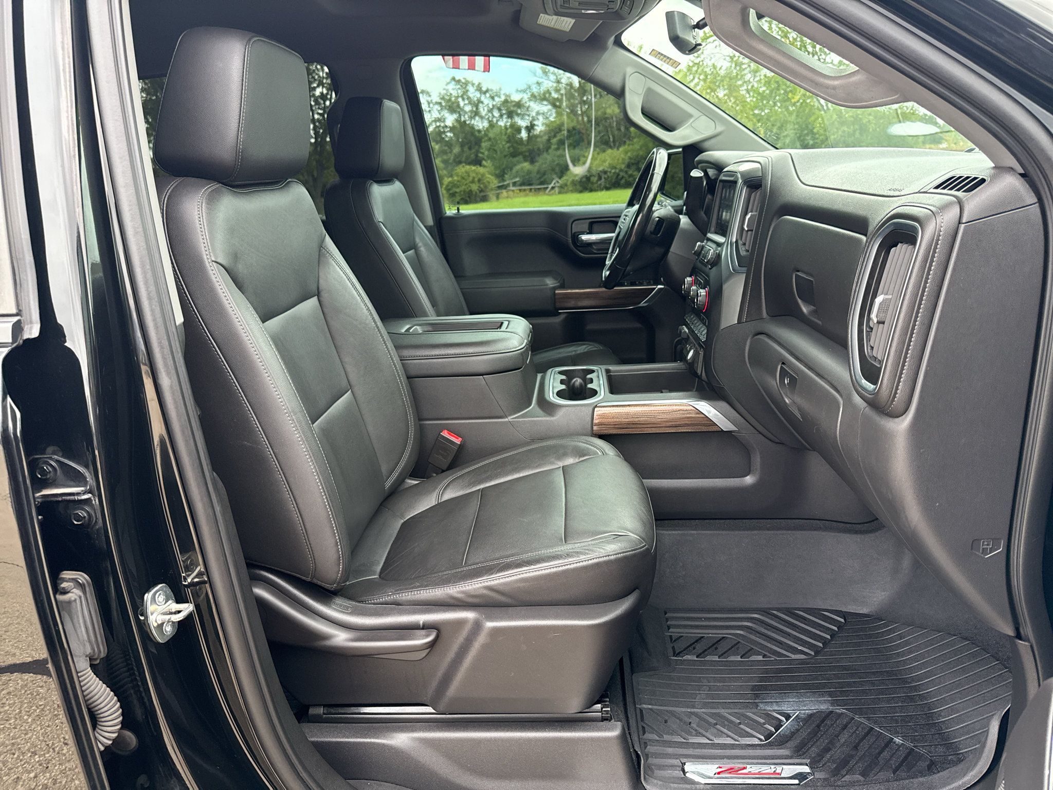 Used 2020 Chevrolet Silverado 1500 LT Trail Boss w/ Midnight Edition AWD/4WD image 42