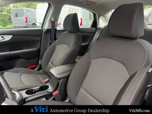 Used 2024 Kia Forte LXS w/ LXS Technology Package FWD image 18