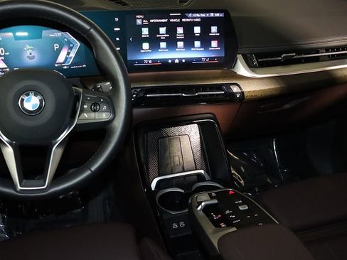 Used 2025 BMW X1 xDrive28i w/ Technology Package image 16