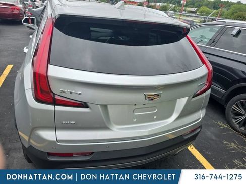 Used 2020 Cadillac XT4 Premium Luxury w/ Cold Weather Package AWD/4WD image 9