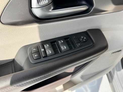 Used 2017 Chrysler Pacifica Touring-L Plus w/ Advanced Safetytec Group image 21