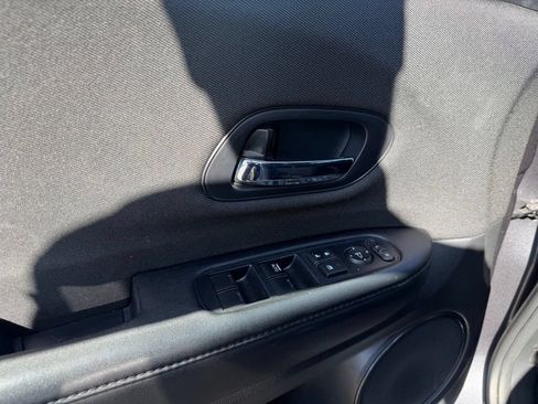Used 2022 Honda HR-V Sport image 18
