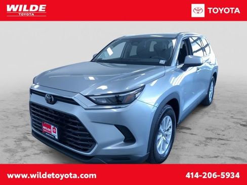 Used 2025 Toyota Grand Highlander AWD image 1