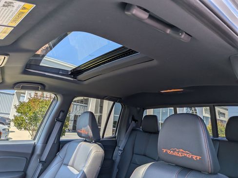 Used 2025 Honda Ridgeline TrailSport image 17