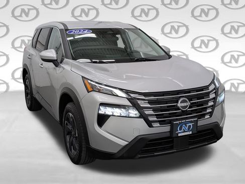 Used 2024 Nissan Rogue SV AWD/4WD image 26