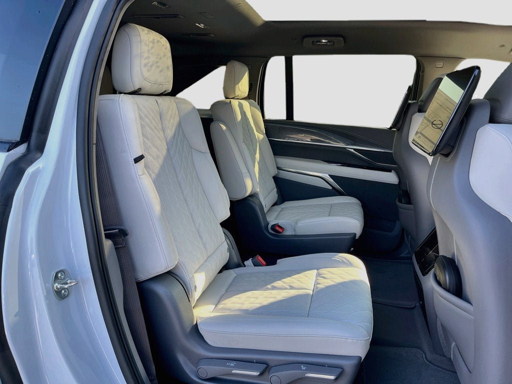 New 2026 Cadillac Escalade IQ Luxury 1 AWD/4WD image 32