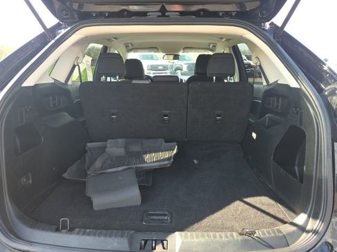 Used 2022 Ford Edge SE image 11