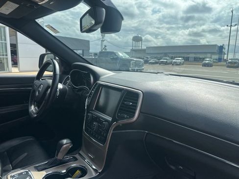 Used 2016 Jeep Grand Cherokee Limited w/ Luxury Group II image 9