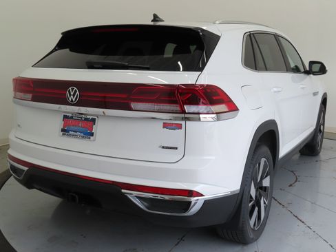 New 2026 Volkswagen Atlas Cross Sport SEL AWD/4WD image 4