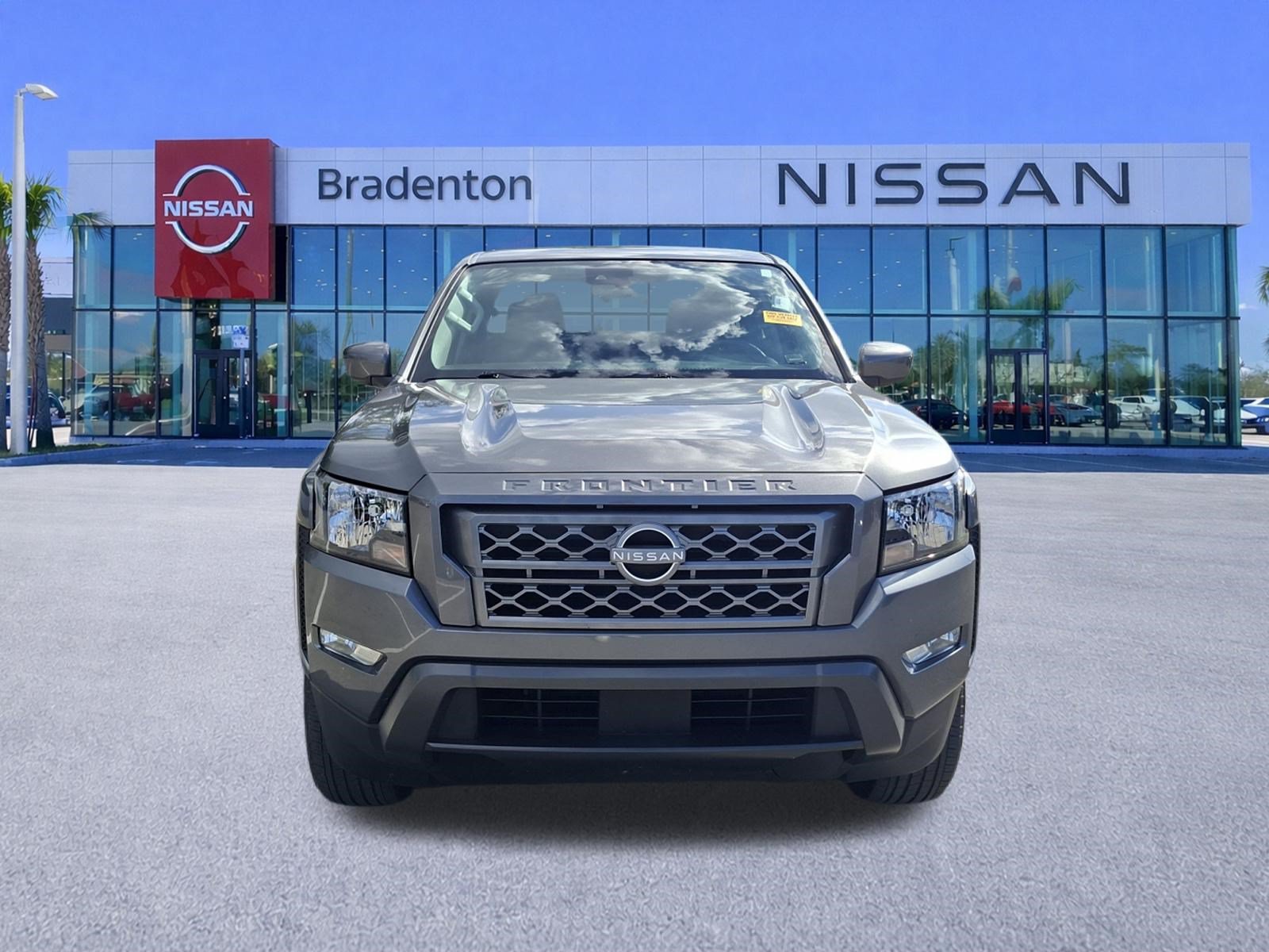 Used 2024 Nissan Frontier SV w/ SV Convenience Package RWD image 2