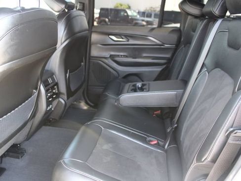 Used 2023 Jeep Grand Cherokee Altitude AWD/4WD image 37