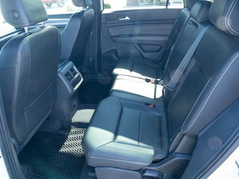 Certified 2023 Volkswagen Atlas Cross Sport SE w/ Panoramic Sunroof Package image 28