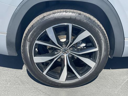 Certified 2025 Volkswagen Atlas SEL Premium R-Line AWD/4WD image 6