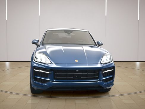 Certified 2025 Porsche Cayenne S AWD/4WD image 29