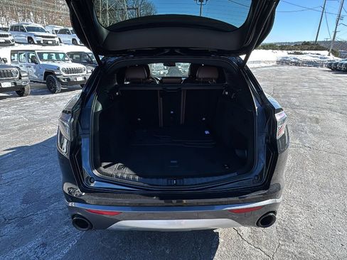 Used 2024 Alfa Romeo Stelvio Ti image 8