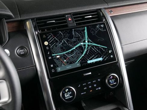 Certified 2025 Land Rover Discovery Dynamic SE AWD/4WD image 15