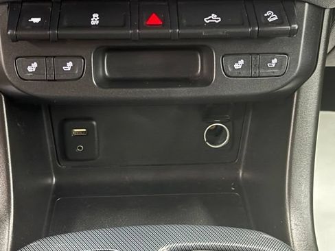 Used 2018 Chevrolet Colorado Z71 AWD/4WD image 29