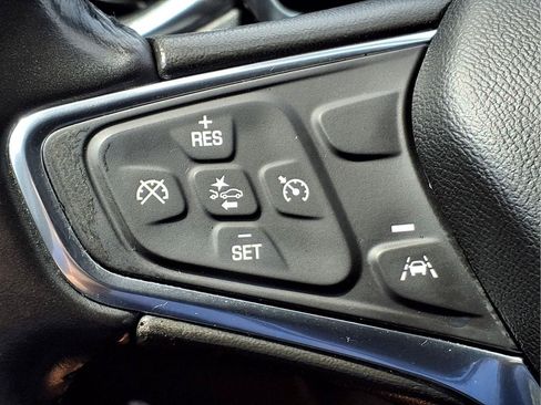 Used 2021 Chevrolet Equinox LT AWD/4WD image 23