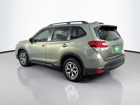 Used 2020 Subaru Forester Premium AWD/4WD image 7