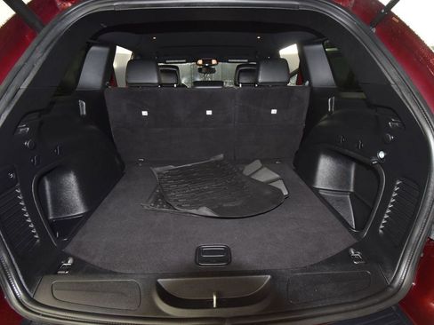 Used 2022 Jeep Grand Cherokee Laredo X image 32