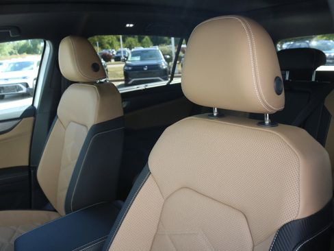 New 2026 Volkswagen Atlas Cross Sport SE AWD/4WD image 15